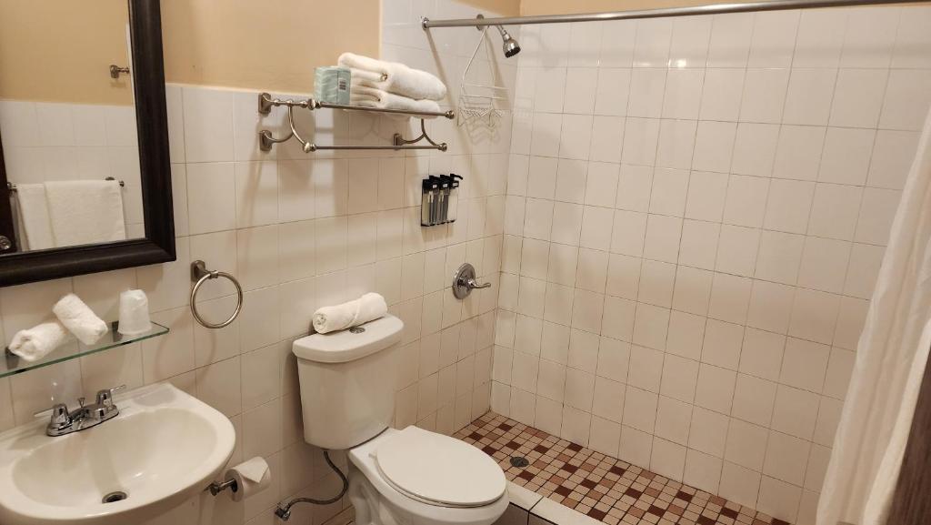 Boqueron Beach Cabo Rojo Combate Beach Resort Bathroom