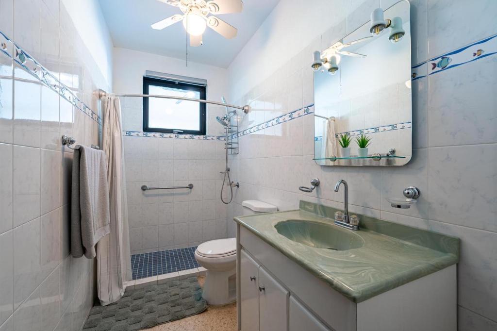 Boqueron Beach Cabo Rojo El Poblado Bathroom